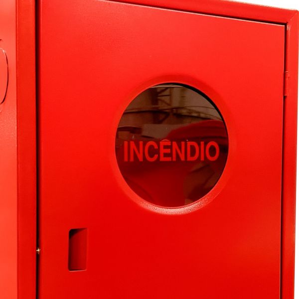 Abrigo para Mangueira Embutir 90x60x17cm Águia Global