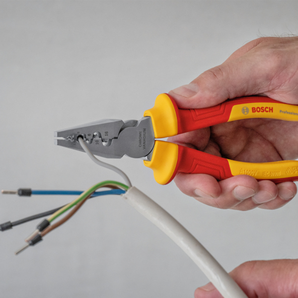 Alicate de Crimpagem de Terminais VDE 180mm 2NE6 Bosch