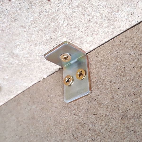 Cantoneira de Reforço para Móveis 25x18 X 20x2,0mm Minubras