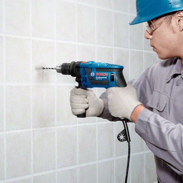 Furadeira de Impacto Bosch GSB 16 RE 750W 220V em Maleta