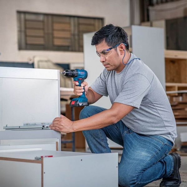 Furadeira Parafusadeira Impacto 18V Bosch GSB185LI-1BX Sem Fio, 1 bateria 23 AC