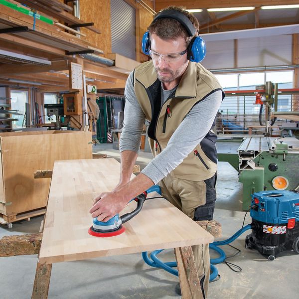 Lixadeira e Politriz GTE 75-150 220V 750W + 1 Lixa Bosch