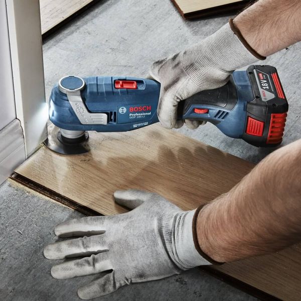 Multicortadora à bateria Bosch GOP 185-LI 18V sem Bateria Brushless